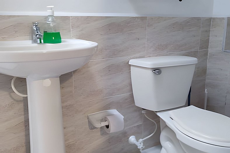 GURUS FR | Habitación Ideal para Grupos: Cómoda, Baño Privad